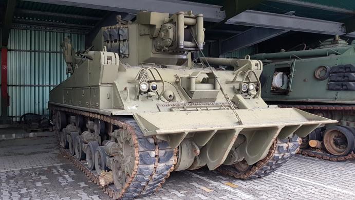 Bergepanzer M74 - Bild 1