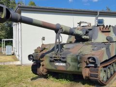 Panzer, Haubitzen und Kanonen